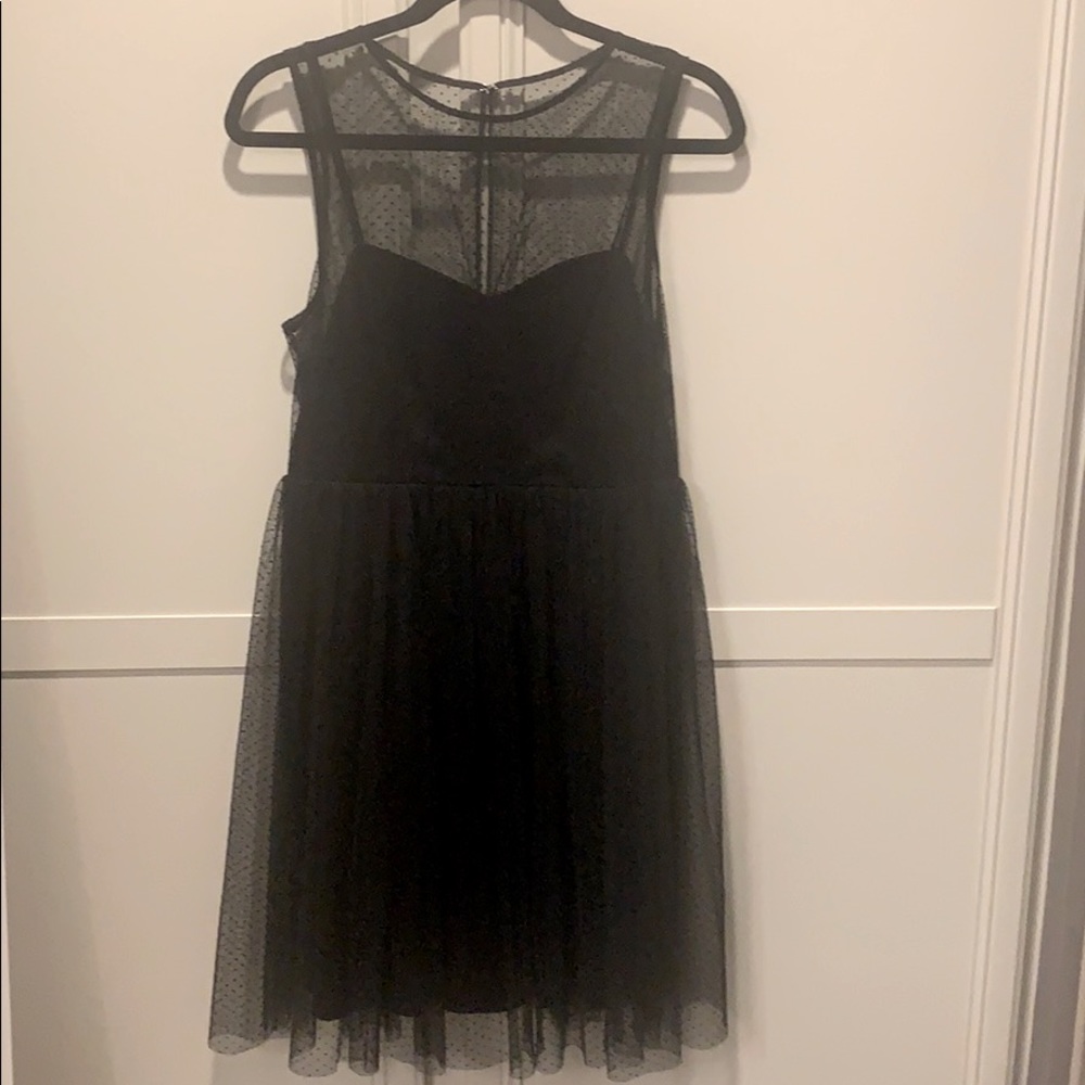 Sleeveless black party dress